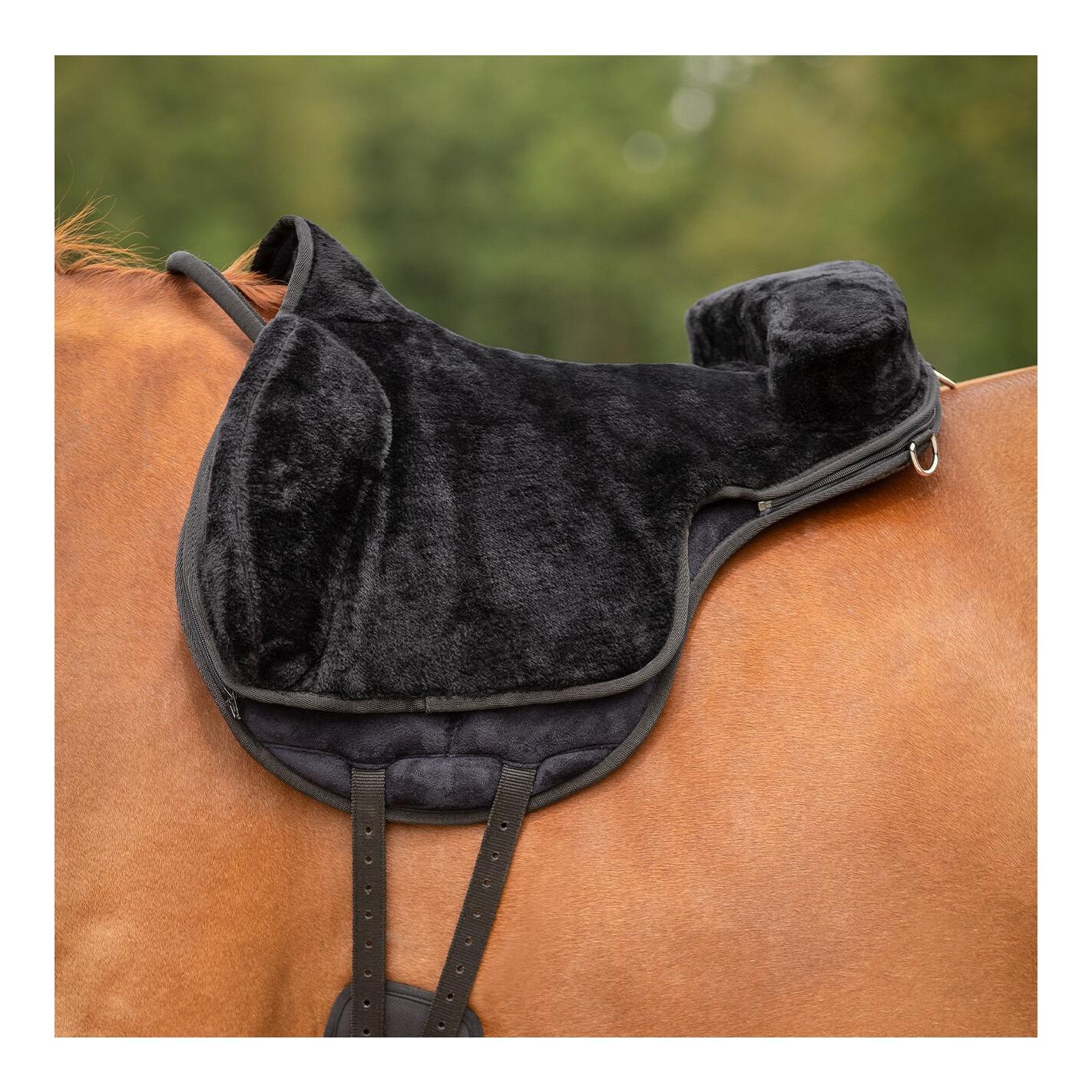 QHP Bareback Pad Super Soft - Reitpad mit Kunstfell & Anti-Rutsch