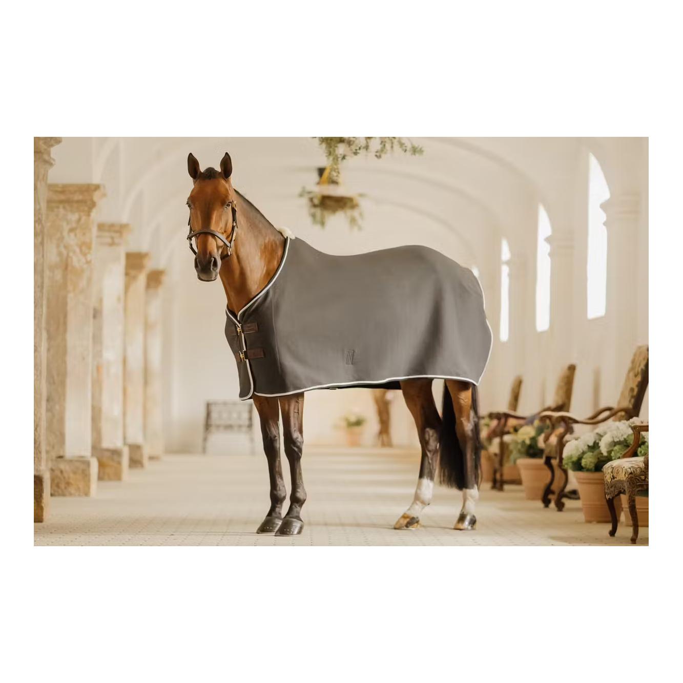Abschwitzdecke Show vegan wool Abschwitzdecke Show vegan wool