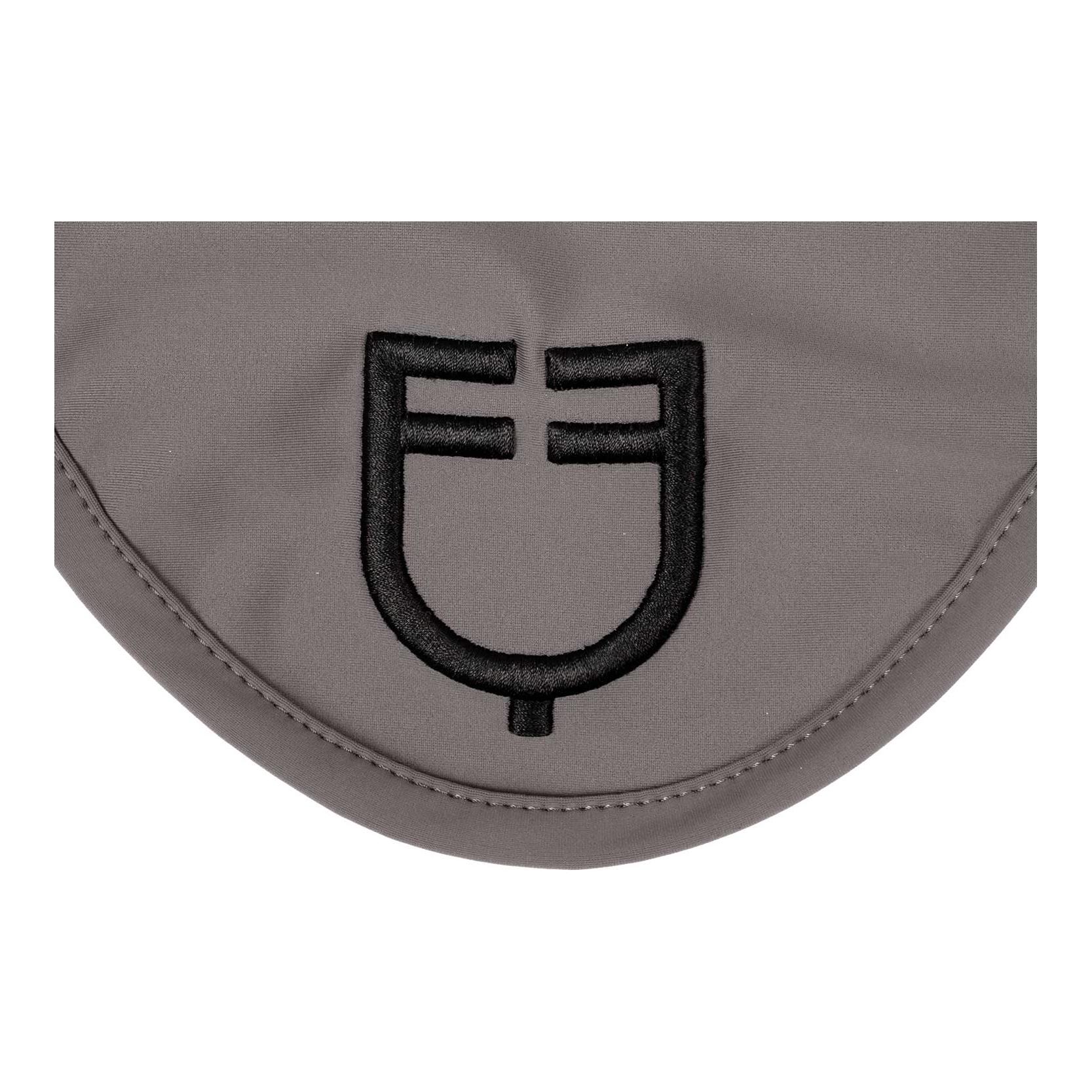 Equestro Ohrenkappe Logo