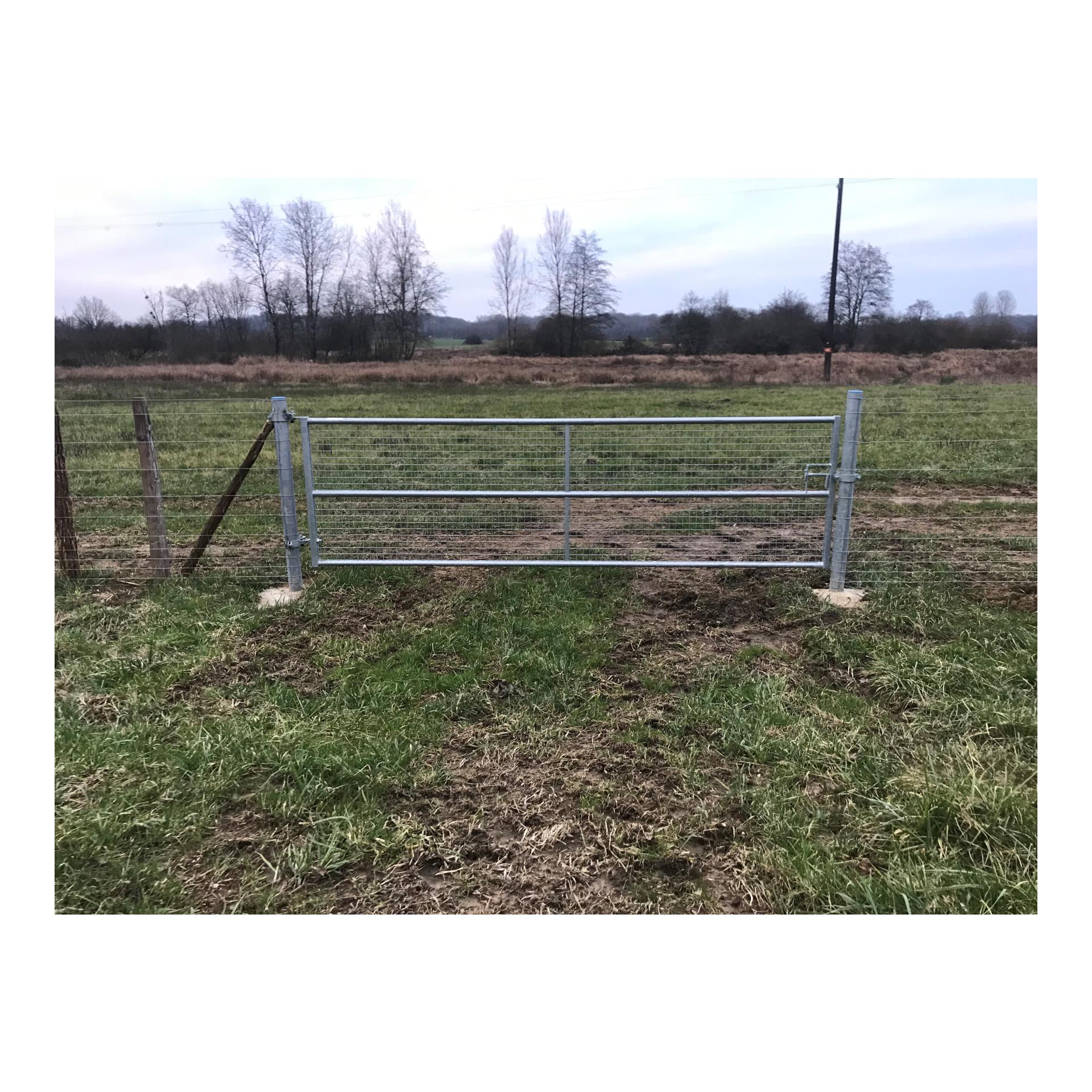 Weidezauntor - mit Gitter - Höhe 1.14 m Weidezauntor - mit Gitter - Höhe 1.14 m