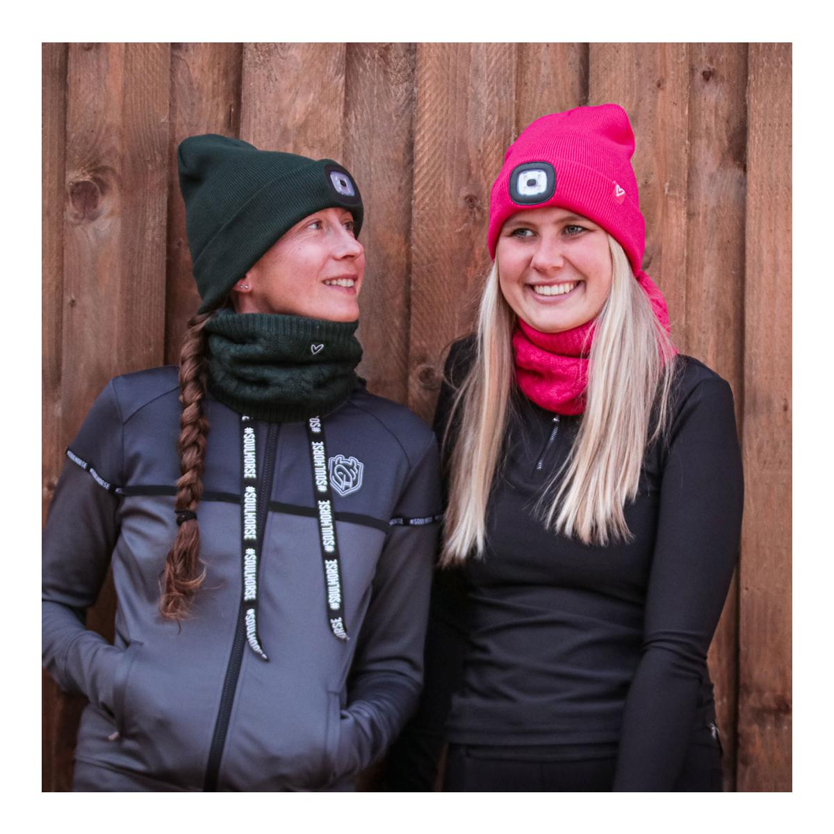 Loop tricoté avec motif de nœuds