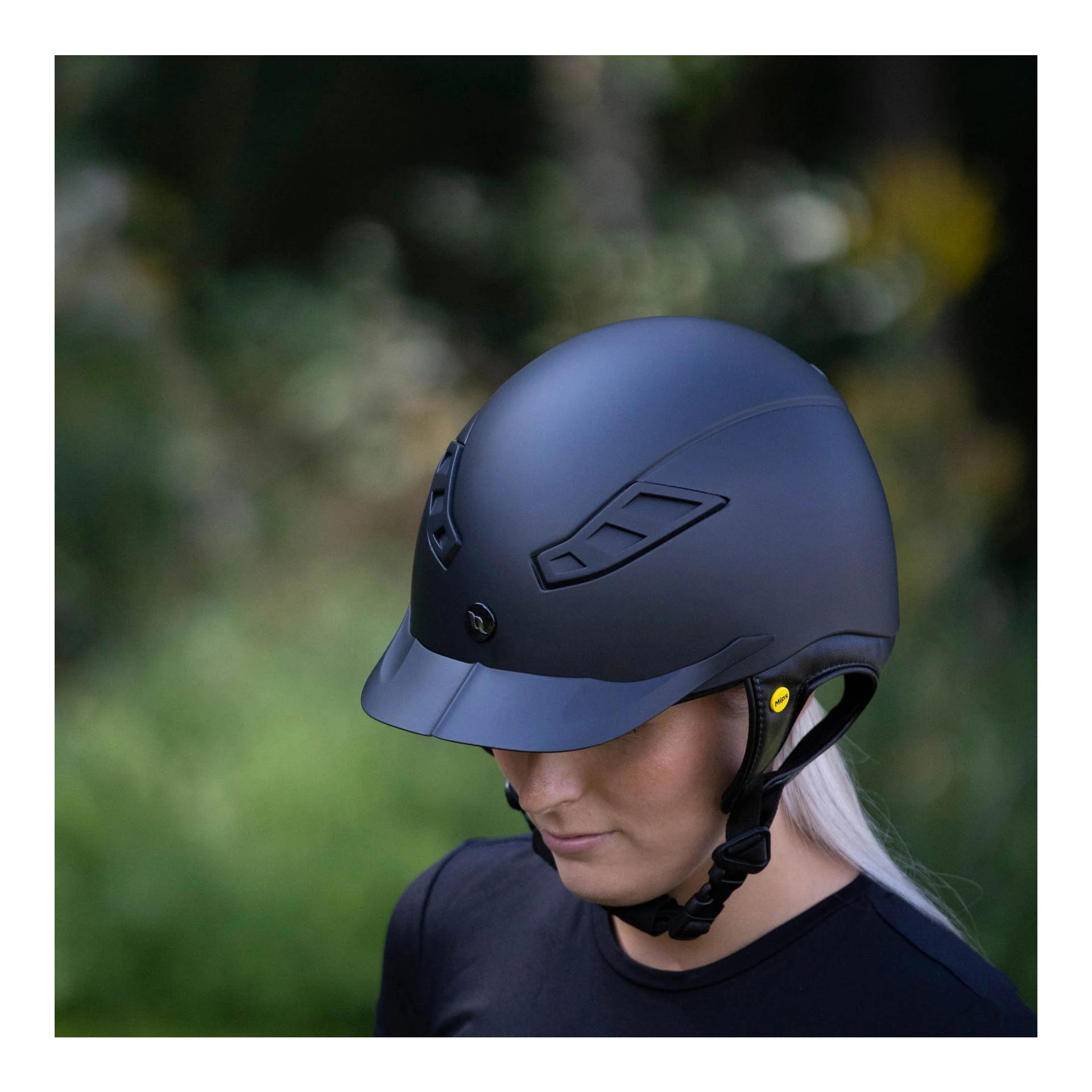 Back on Track Reithelm Lynx II Smooth Top