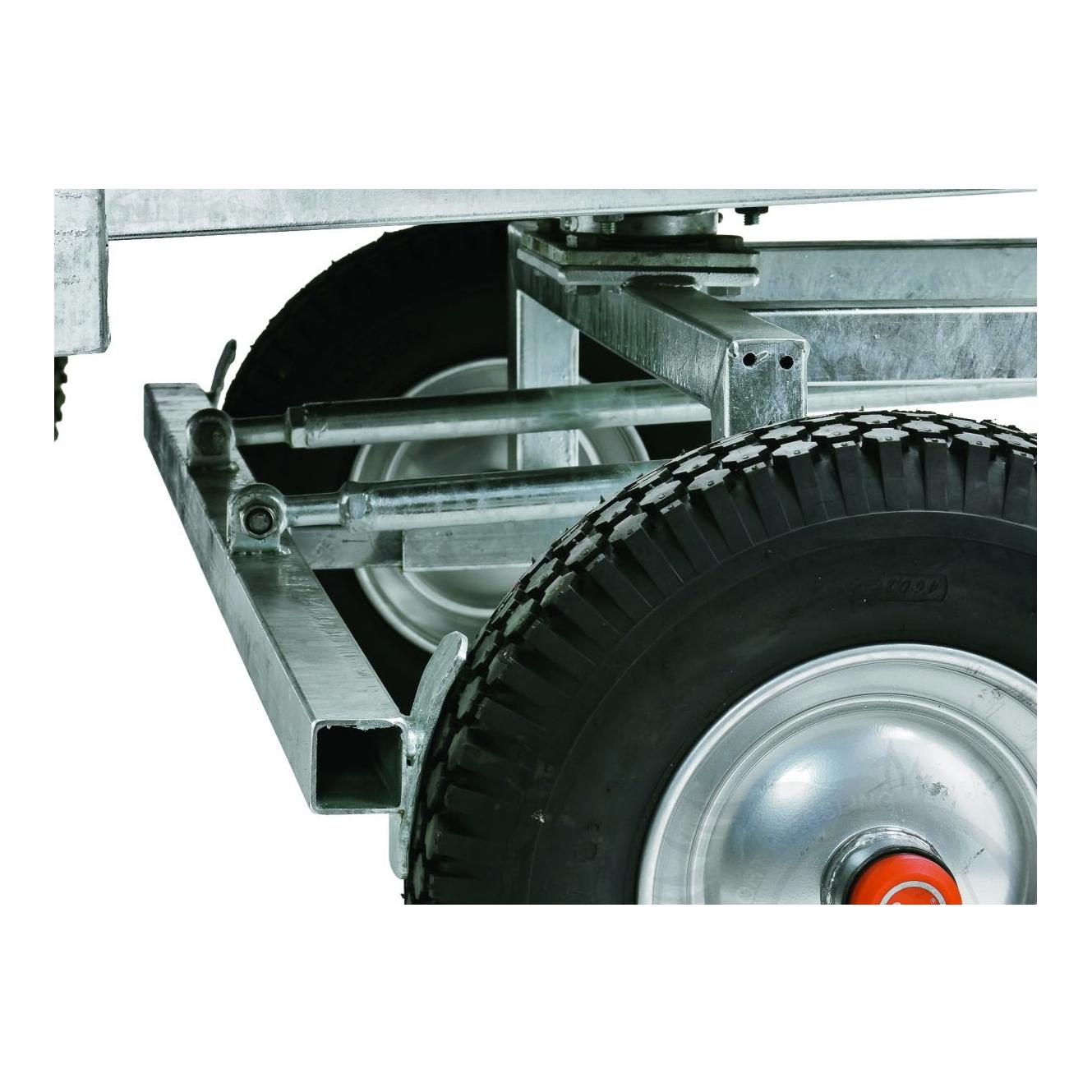 Pritschenwagen mit Plattform