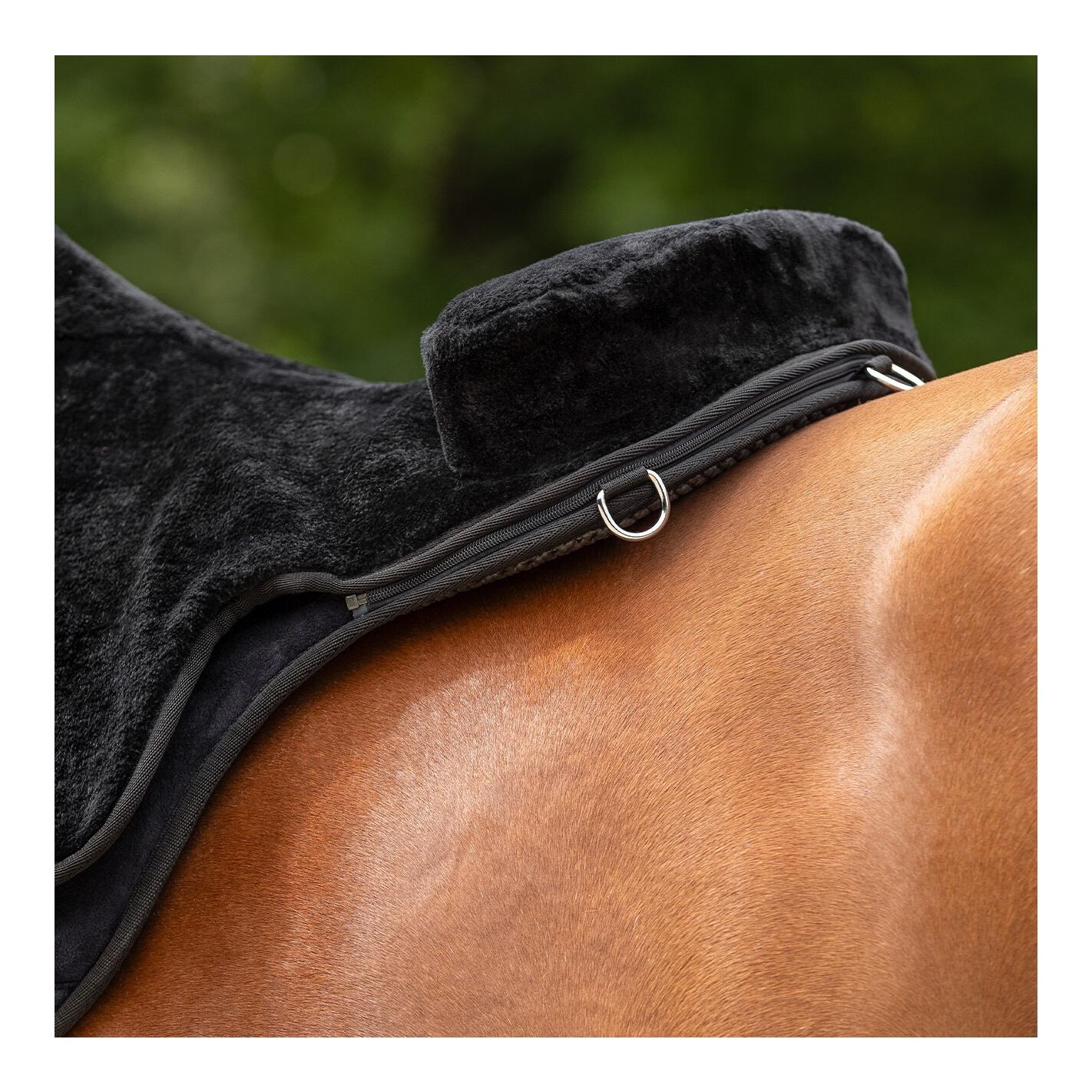 QHP Bareback Pad Super Soft - Reitpad mit Kunstfell & Anti-Rutsch