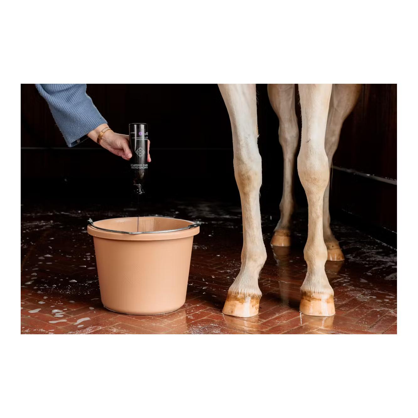 Grooming Deluxe Horse Shampoo Purple Mandel