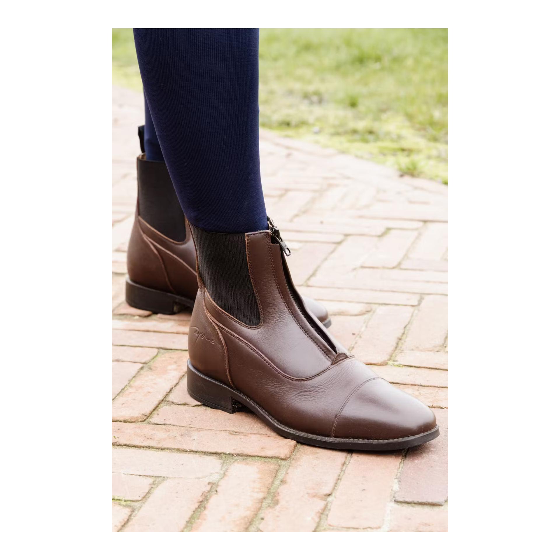 Stiefeletten mit Frontreißverschluss Stiefeletten mit Frontreißverschluss