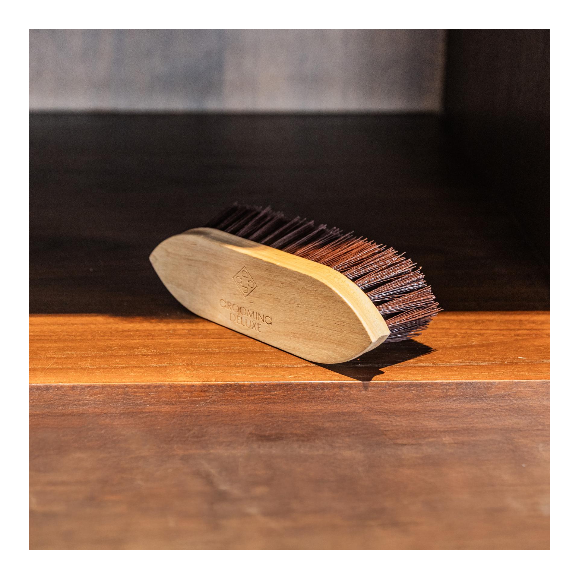 Klassische Holzborstel kurz hart